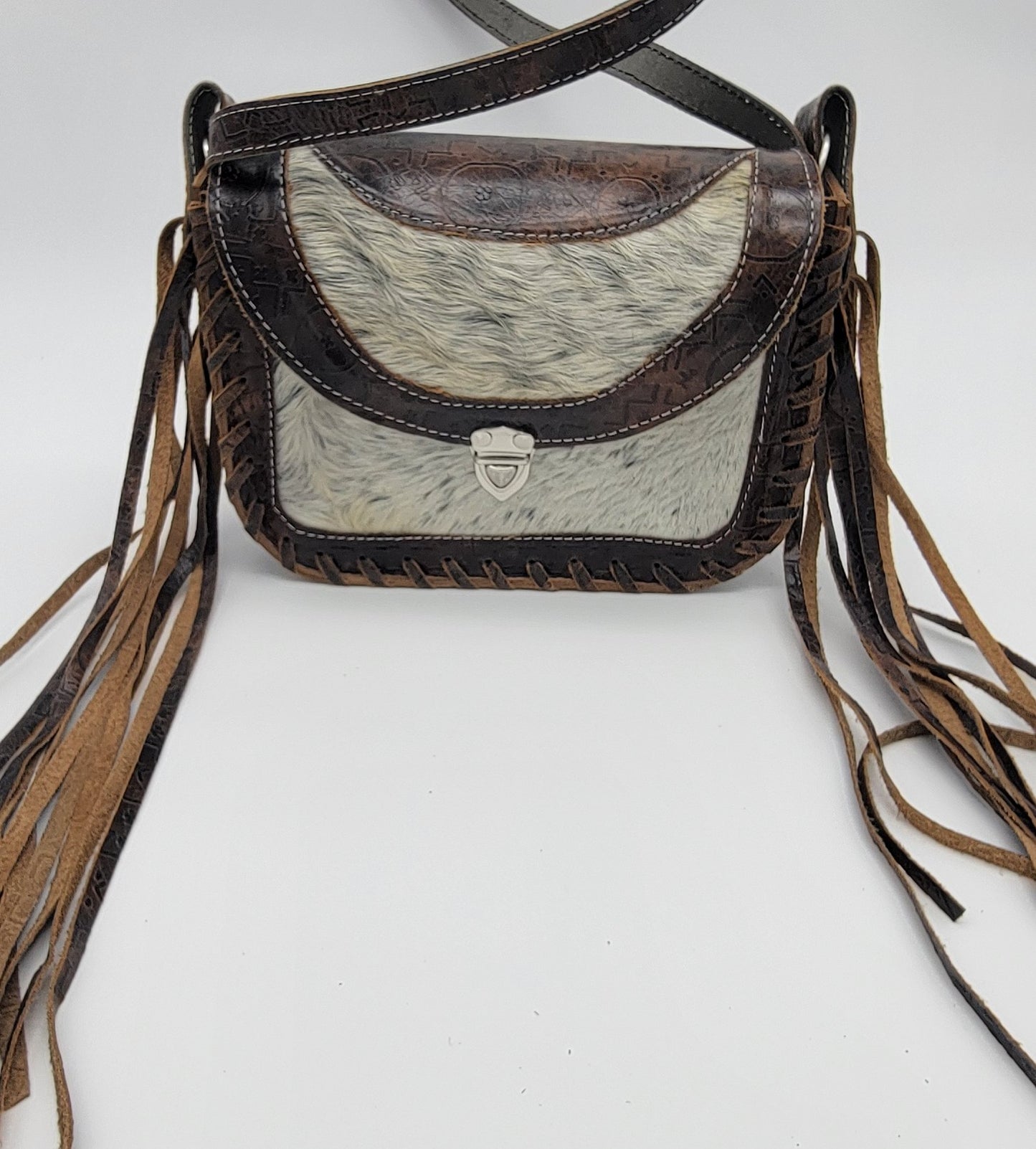 Bolso bandolera de piel de vaca estilo western 3