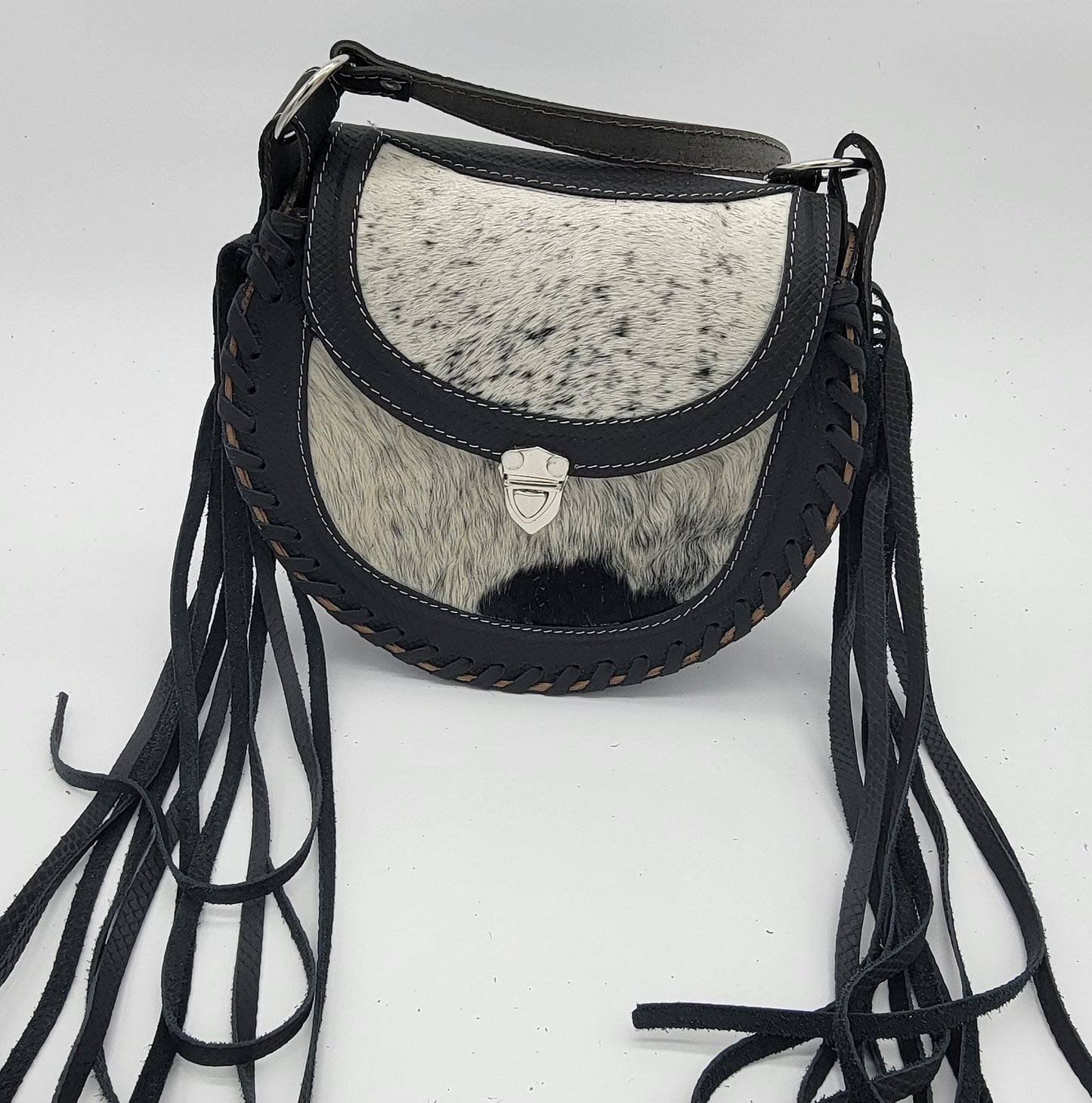 Bolso bandolera de piel de vaca estilo western 2