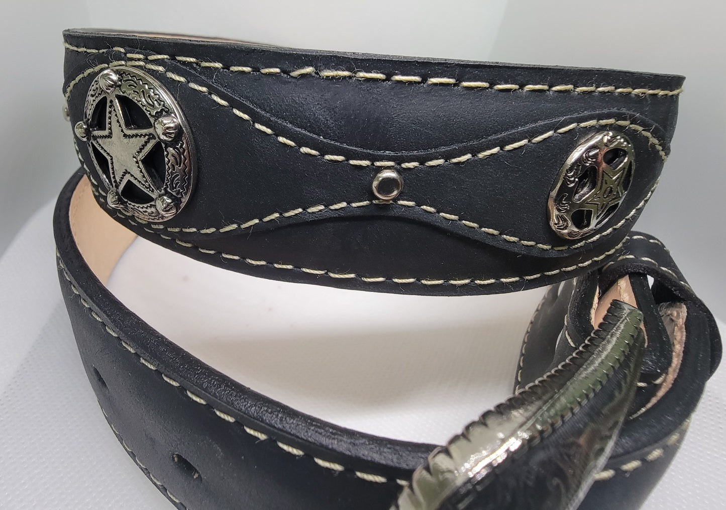 Cinturón de cuero fino para hombre