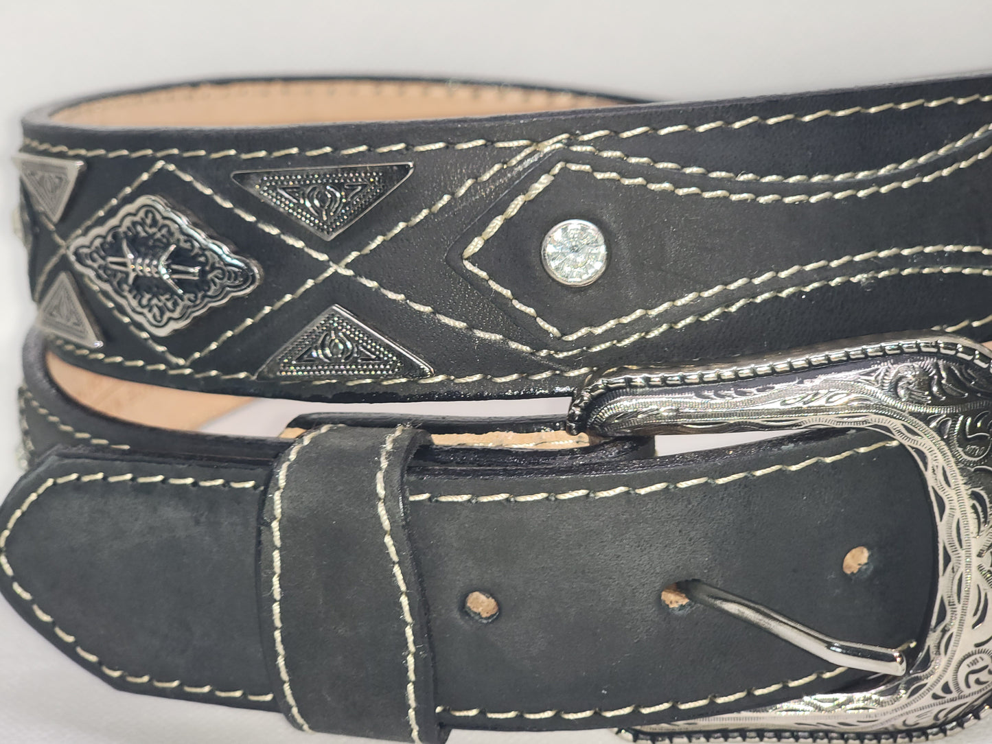 Cinturón de cuero fino para hombre, metal, piedra transparente