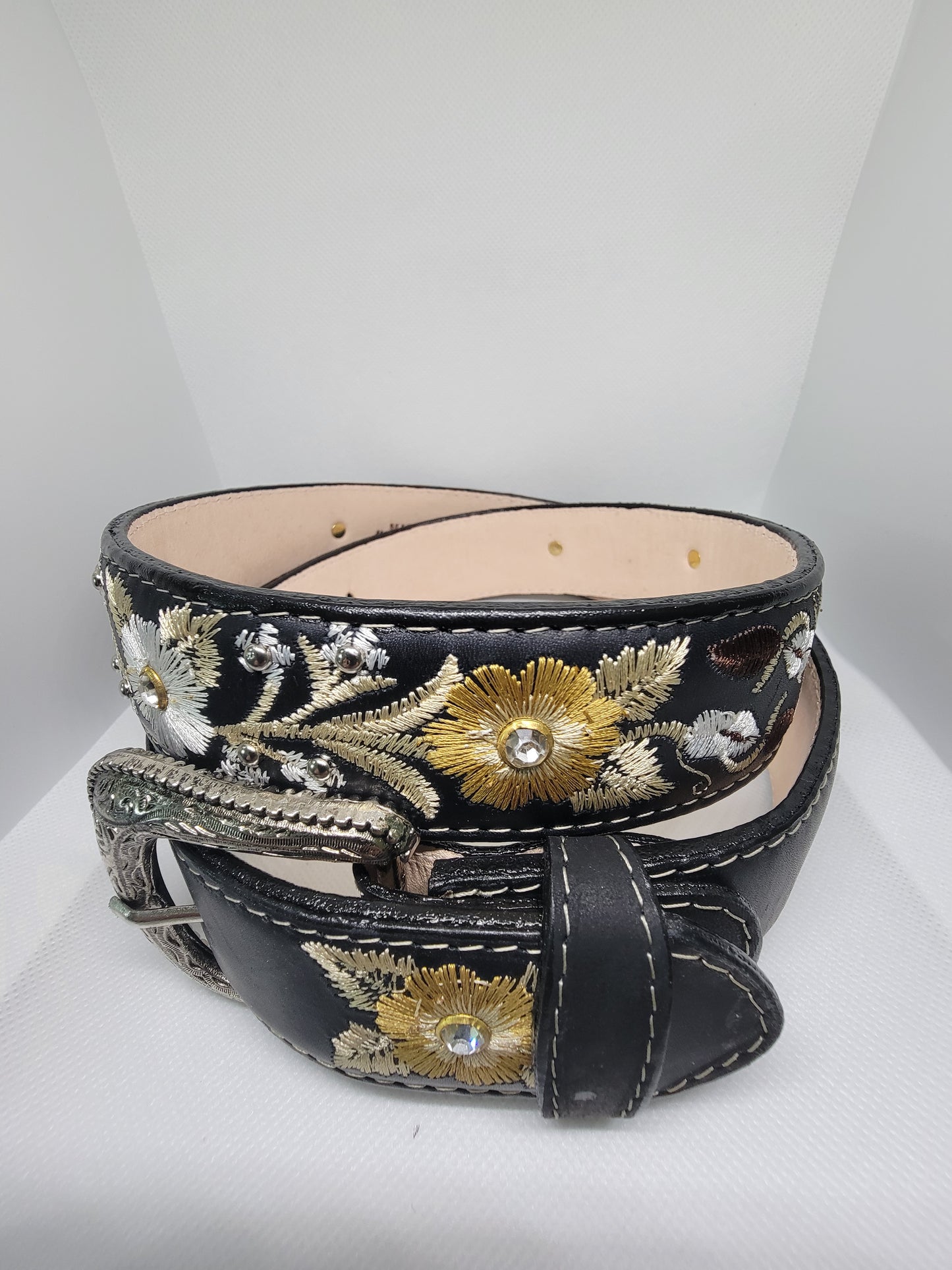 Women's Embroidered Leather Belt