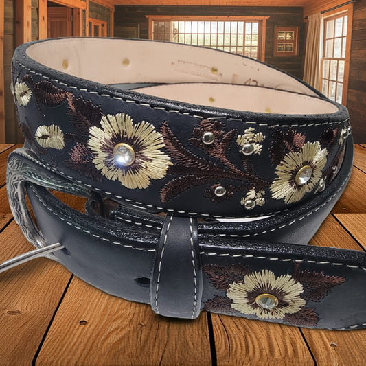 Cinturón de cuero bordado para mujer