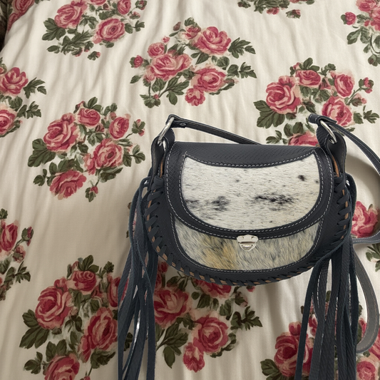 Bolso bandolera de piel de vaca estilo western 1
