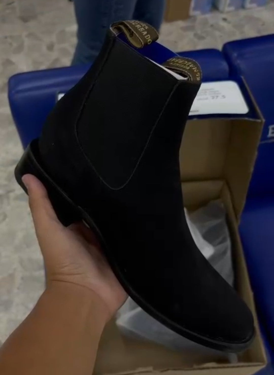 Botas Chelsea para mujer de piel nobuk lisa con punta redondeada