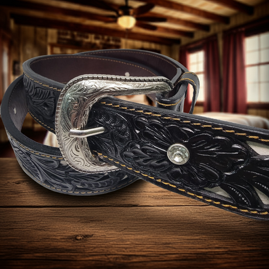 Cinturón de cuero cortado con láser para mujer